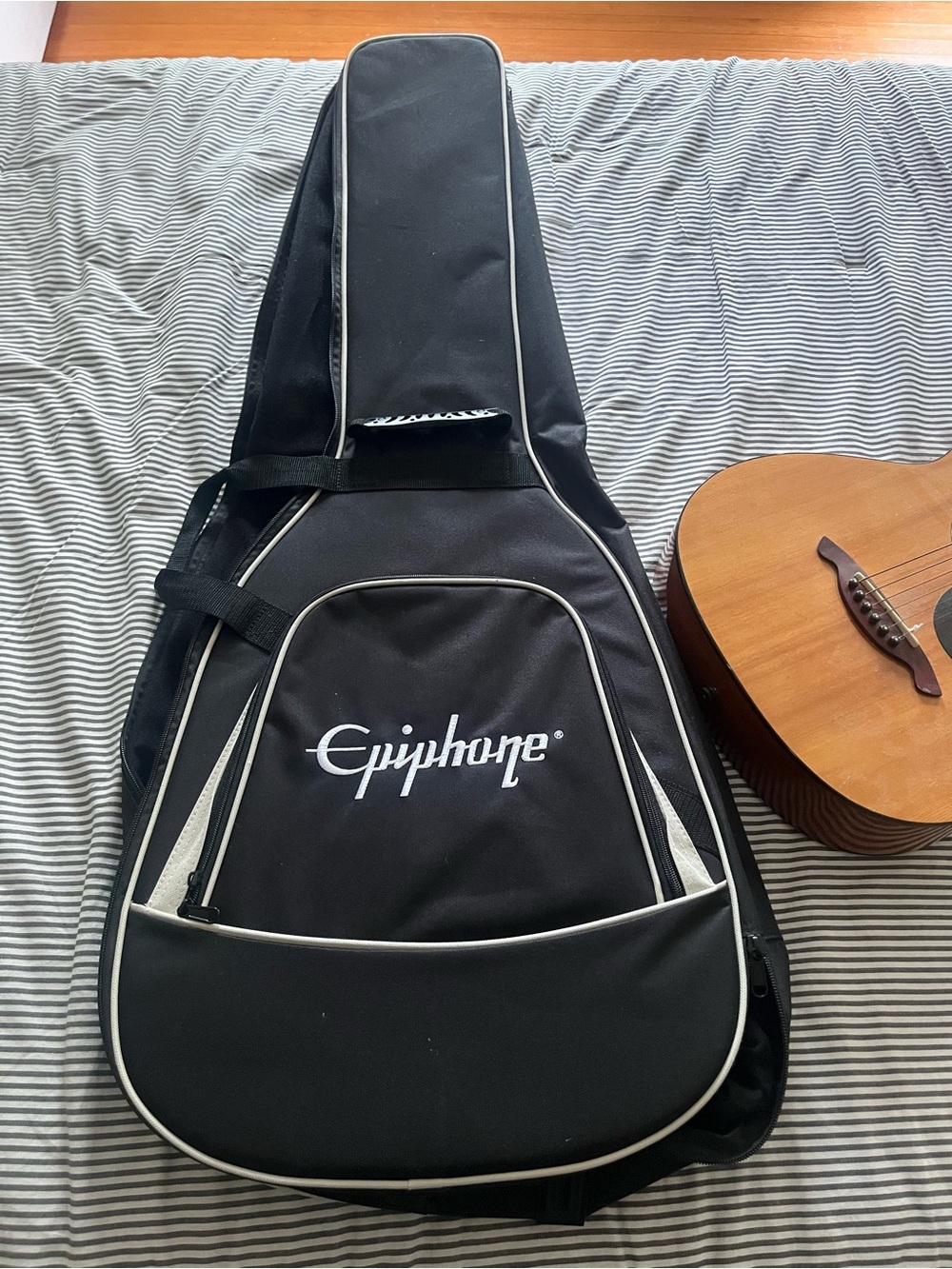 Black Epiphone Guitar Gig case